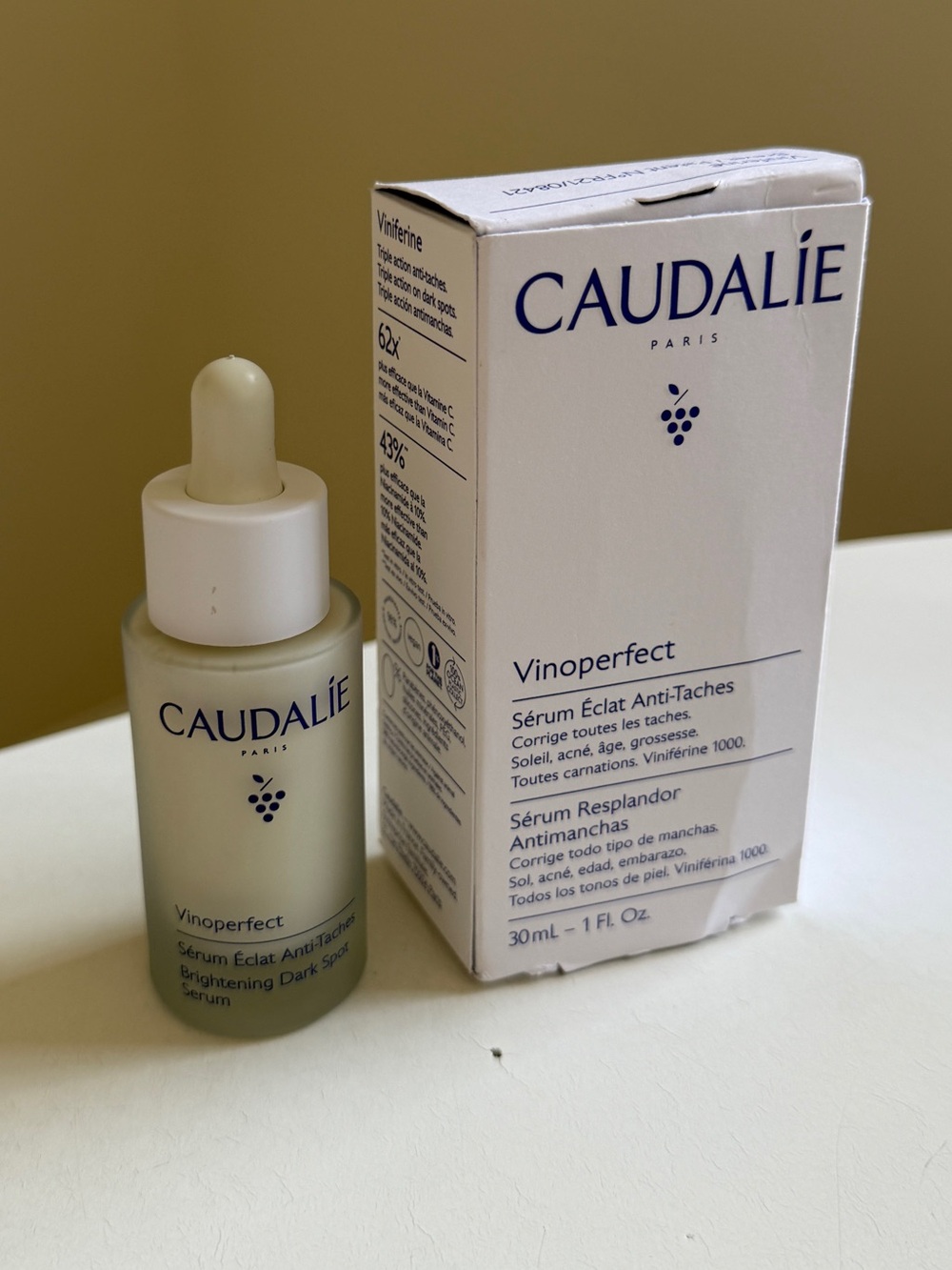 CAUDALIE *NEW* Vinoperfect Brightening Dark Spot Serum 30ml / 1 oz w/ Box - Picture 2 of 2